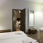 House Octogon Aparthotel