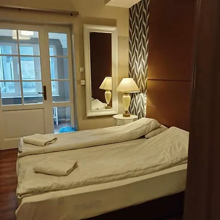 House Octogon Aparthotel