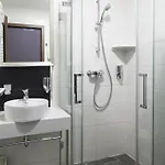 House Octogon 3* بودابست